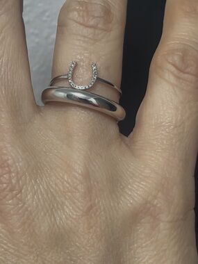 White gold Horseshoe Ring with Diamonds